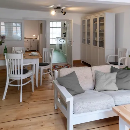 Kontor - Zentral Wohnen In Appartement